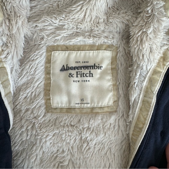 Abercrombie & Fitch Sherpa Sweatshirt Size XS - Picture 2 of 2